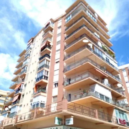 Apartman Studio, Center By 10tosea *